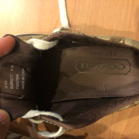 Size 6 Coach designer sneakers in Barrett style. - Picture 5 of 5